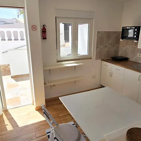 Casa Roja 1 - Quiet Resort, Central, Parking