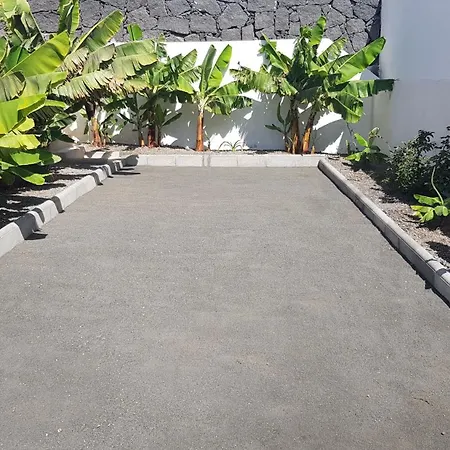 Apartment Casa Roja 1 - Quiet Resort, Central, Parking Tias