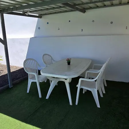 Casa Roja 1 - Quiet Resort, Central, Parking Apartment