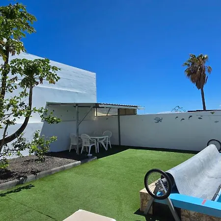 Apartment Casa Roja 1 - Quiet Resort, Central, Parking