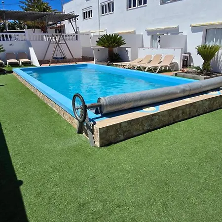 Casa Roja 1 - Quiet Resort, Central, Parking Apartment
