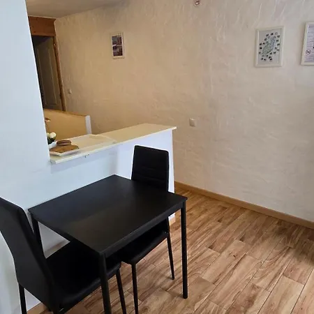 Quiet Area - Terrace - Pool - Parking - Aduls Only