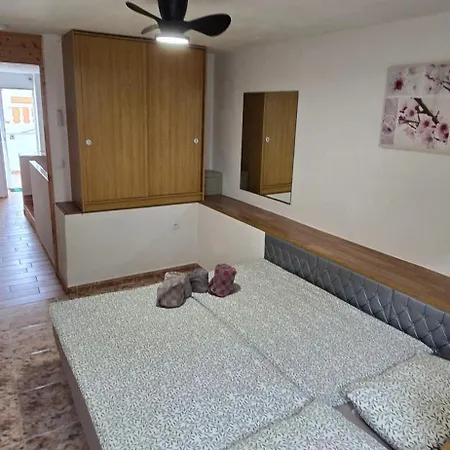 Lejlighed Quiet Area - Terrace - Pool - Parking - Aduls Only