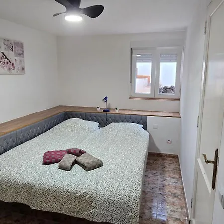 Lejlighed Quiet Area - Terrace - Pool - Parking - Aduls Only